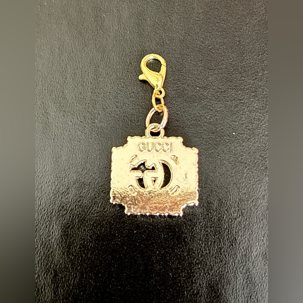 GG Zipper Pull Gold Tone &Bright Blue Crystals Unbranded Necklace NEW Retail$115 - Picture 3 of 3